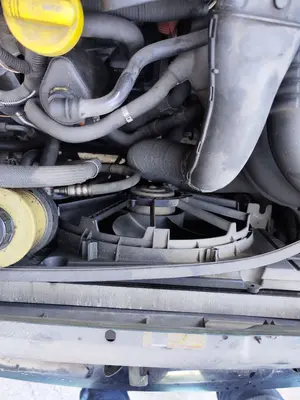 Foto de ELECTROVENTILADOR RADIADOR AIRE ACONDICIONADO RENAULT SCENIC I (JA...) 1.9 dCi Diesel CAT (102 CV / 75 KW)