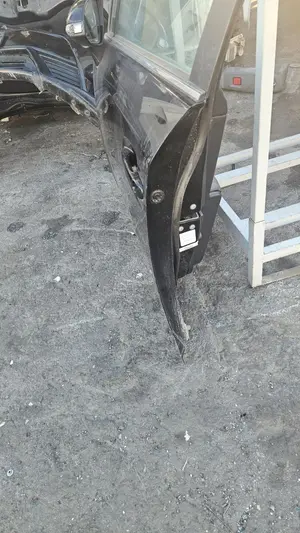 Foto de PUERTA DELANTERA IZQUIERDA TOYOTA AVENSIS CROSS SPORT (T27) 1.8 16V CAT (147 CV / 108 KW) referencia 6700205081 foto 2