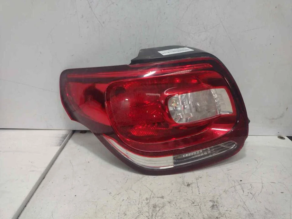 Foto de PILOTO TRASERO IZQUIERDO CITROEN DS3 1.6 e-HDi FAP (92 CV / 68 KW) referencia 96769738000