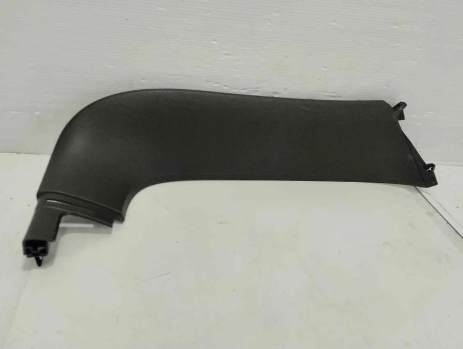 Foto de MOLDURAS TRASERAS PORSCHE CAYENNE (TIPO 92A) referencia 7P5867587A