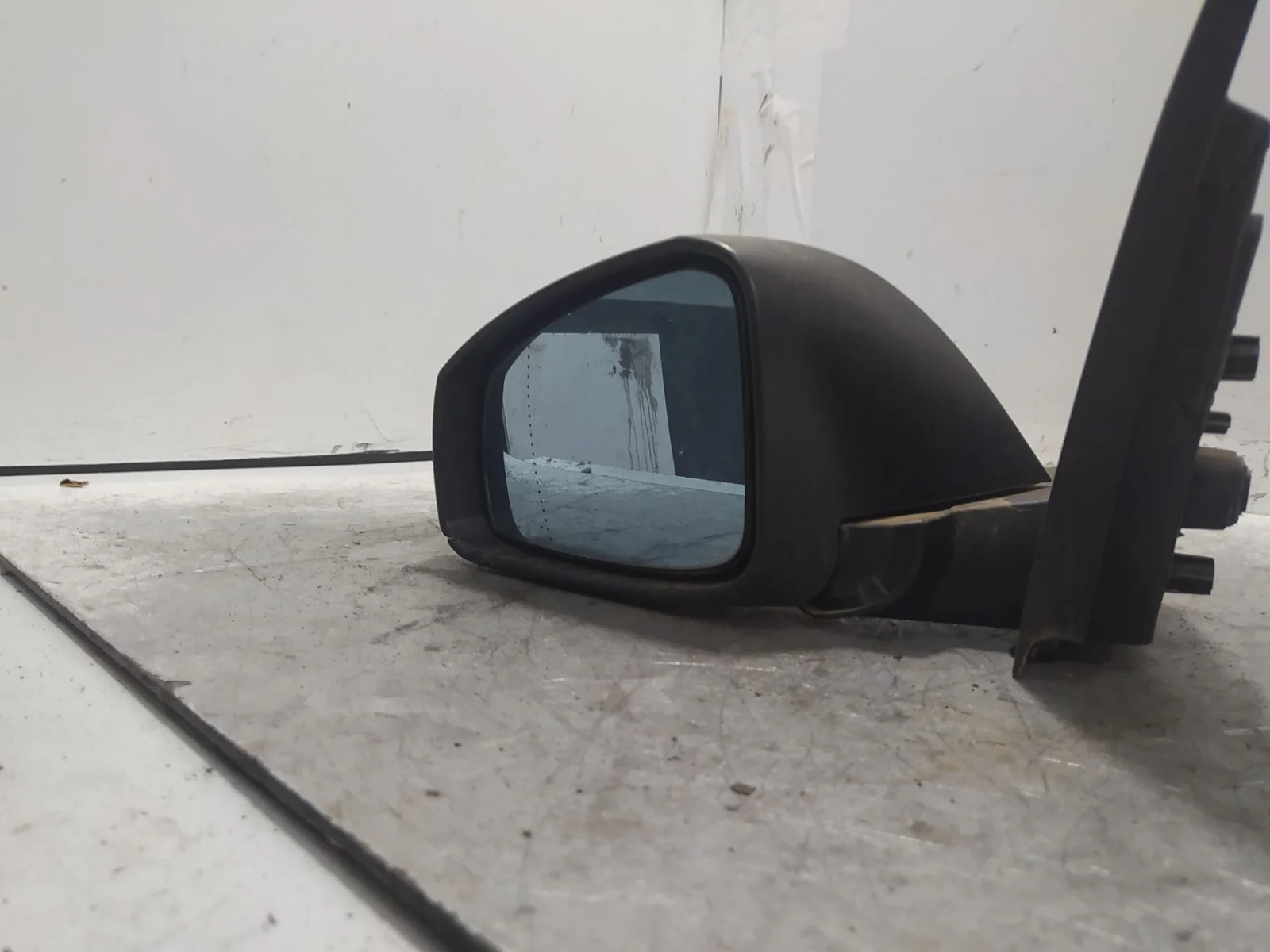 Foto de RETROVISOR IZQUIERDO RENAULT LAGUNA III BERLINA 1.5 dCi Diesel (110 CV / 81 KW)