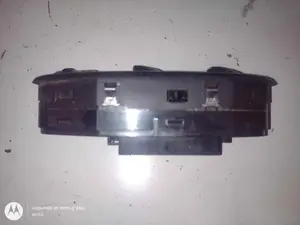 Foto de MANDO ELEVALUNAS DELANTERO IZQUIERDO MG ROVER ROVER 75 (RJ) 2.0 16V CDT (116 CV / 85 KW) referencia YUD100711PUY foto 5