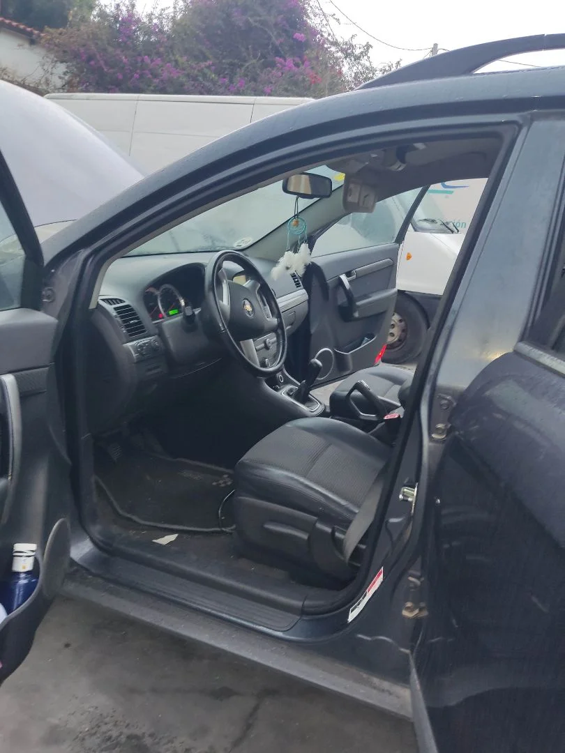 Foto de GOMAS CONTORNO PUERTA CHEVROLET CAPTIVA 2.0 Diesel CAT (150 CV / 110 KW)
