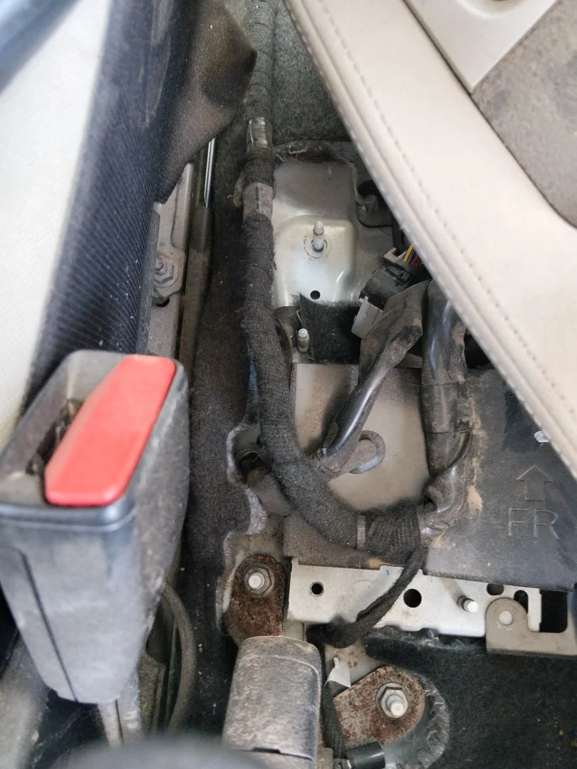 Foto de ENGANCHE CINTURON DELANTERO IZQUIERDO NISSAN MICRA (K14) 1.0 12V CAT (71 CV / 52 KW)