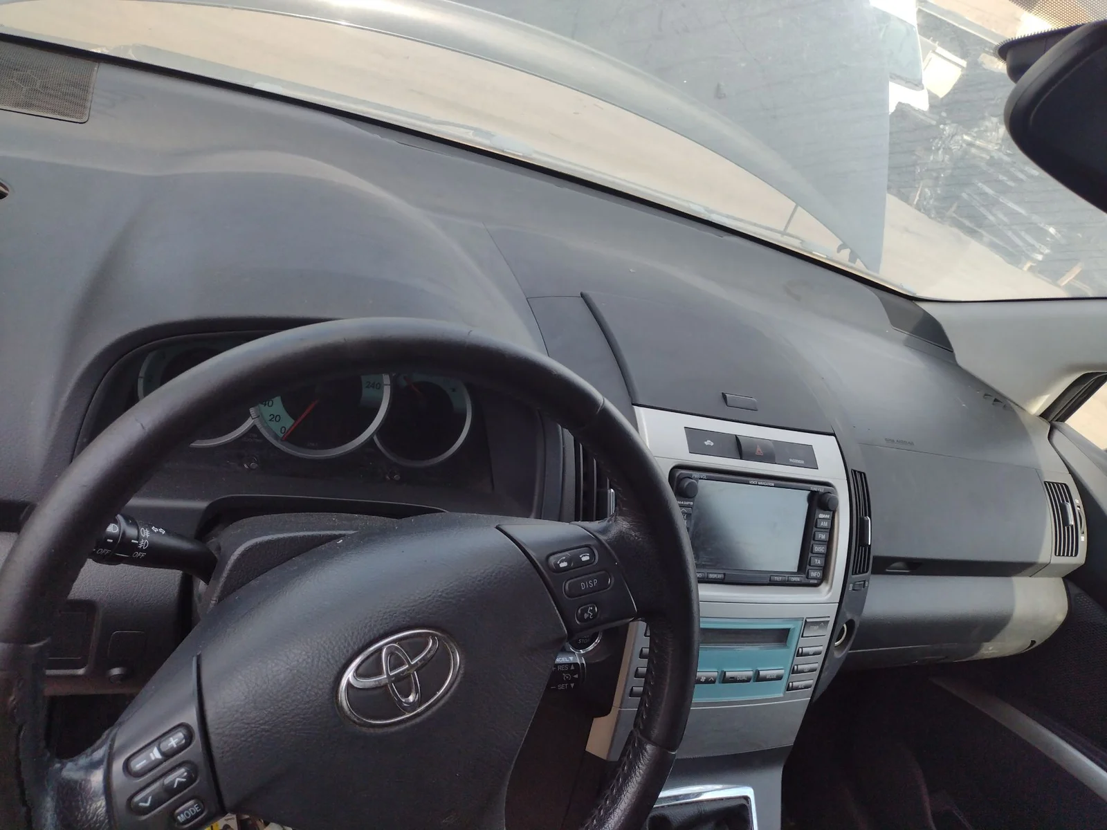 Foto de SALPICADERO TOYOTA COROLLA VERSO (R1) 2.2 Turbodiesel CAT (136 CV / 100 KW)