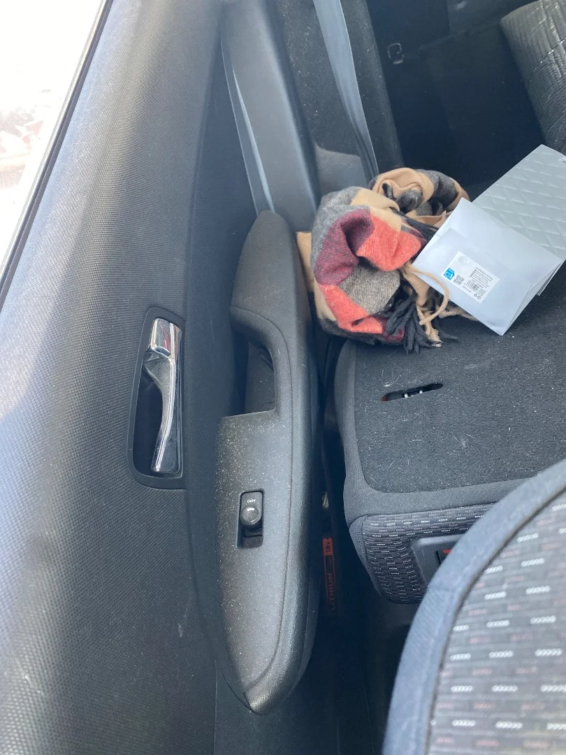 Foto de MANDO ELEVALUNAS TRASERO DERECHO HYUNDAI I30 (FD) 1.4 CAT (109 CV / 80 KW)