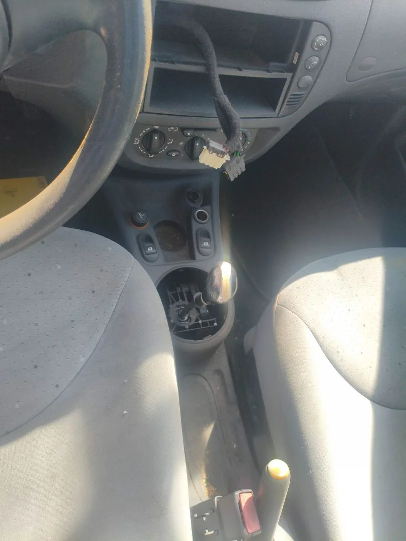Foto de CONSOLA CENTRAL CITROEN C3 1.4 (73 CV / 54 KW)