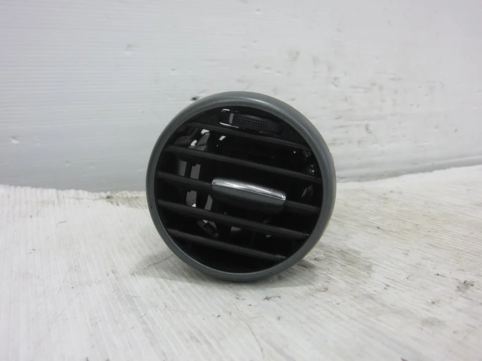 Foto de REJILLA AIREADORA SEAT ALTEA XL (5P5) 1.9 TDI (105 CV / 77 KW) referencia 1P0819203