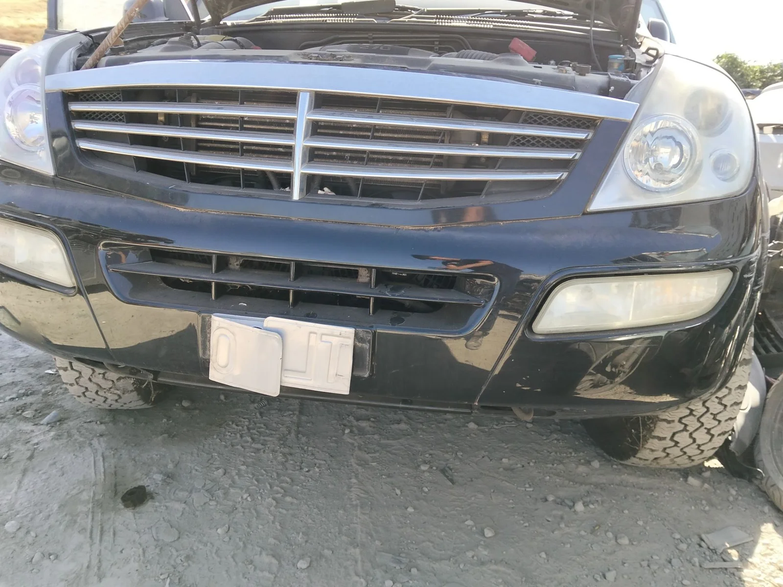 Foto de PARAGOLPES DELANTERO SSANGYONG REXTON 2.7 Turbodiesel CAT (160 CV / 118 KW)