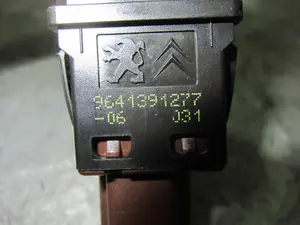 Foto de INTERRUPTOR PEUGEOT 508 Híbrido 265 kW (1.6 Ltr. - 147 kW) (360 CV / 265 KW) referencia 9641391277 foto 4