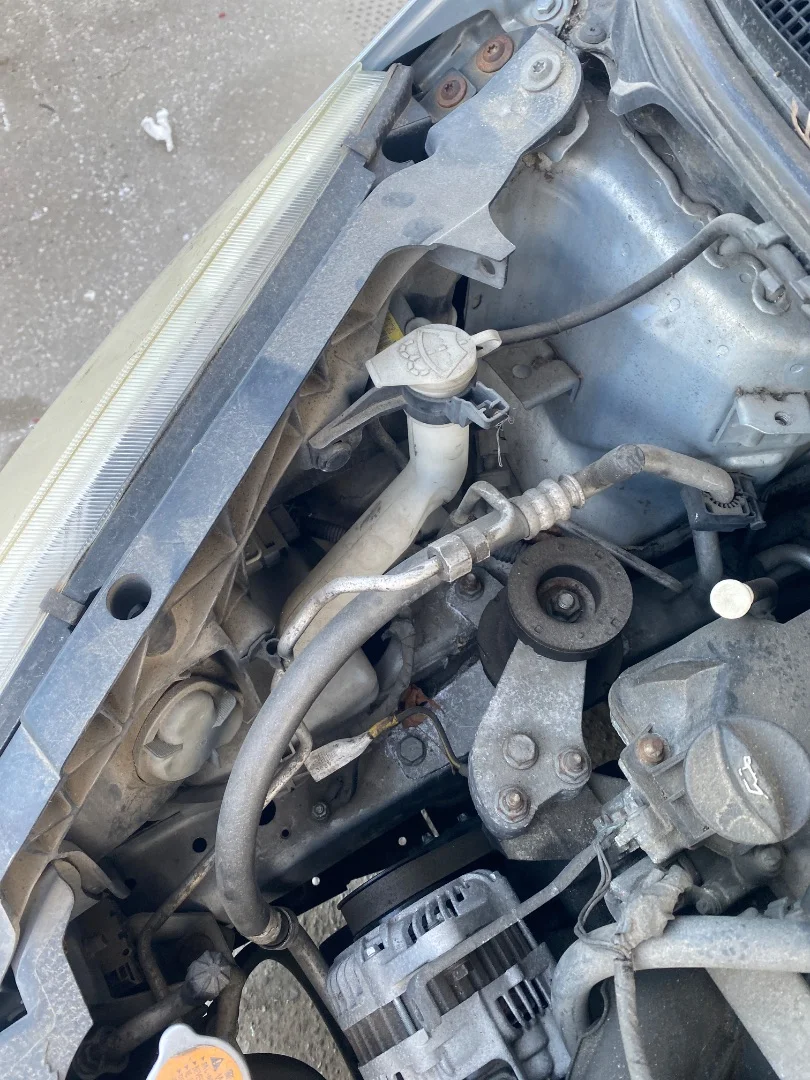 Foto de DEPOSITO LIMPIA MITSUBISHI COLT CZ3 BERL. 5 (Z30A) 1.3 CAT (95 CV / 70 KW) referencia 8260A019