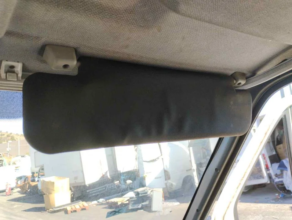 Foto de PARASOL DERECHO FORD TRANSIT FURGÓN (CY/DY)(1986) 2.5 Diesel (80 CV / 59 KW)