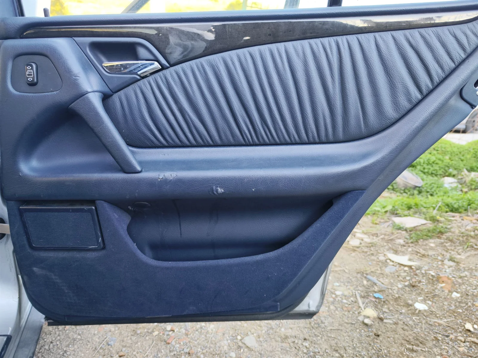 Foto de GUARNECIDO PUERTA TRASERA DERECHA MERCEDES-BENZ CLASE E (BM 210) BERLINA 3.0 Turbodiesel CAT (177 CV / 130 KW)
