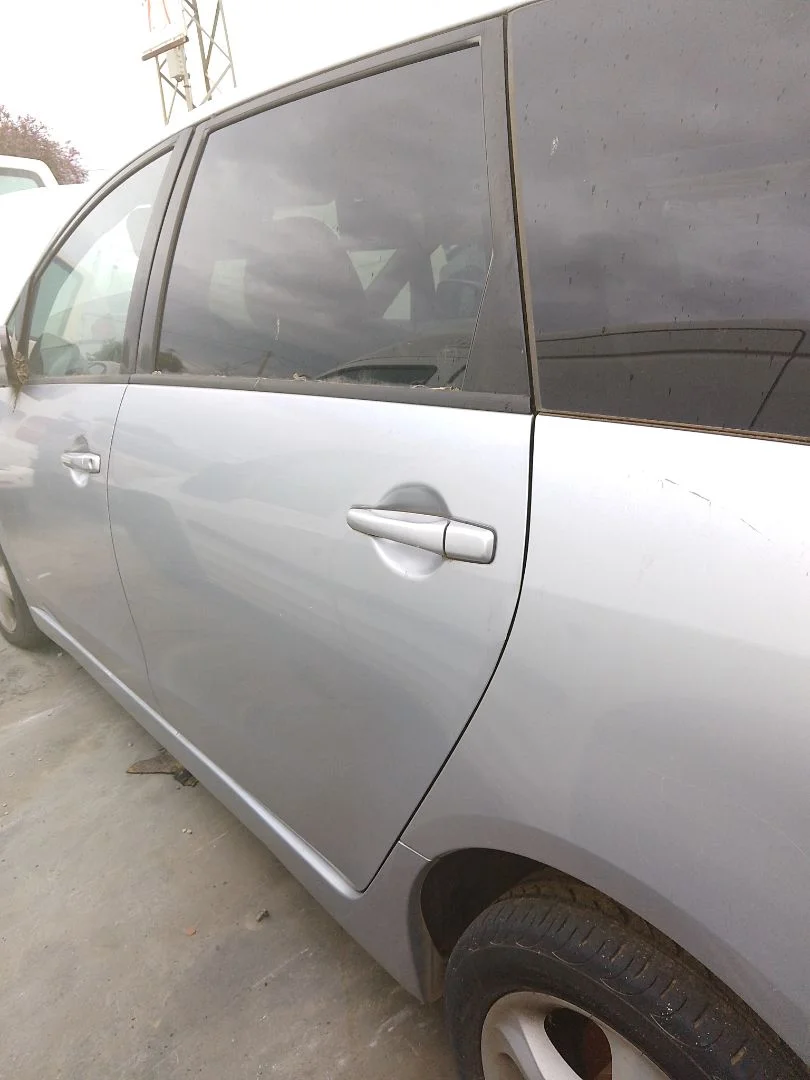 Foto de PUERTA TRASERA IZQUIERDA MITSUBISHI GRANDIS (NA0W) 2.0 DI-D CAT (136 CV / 100 KW)