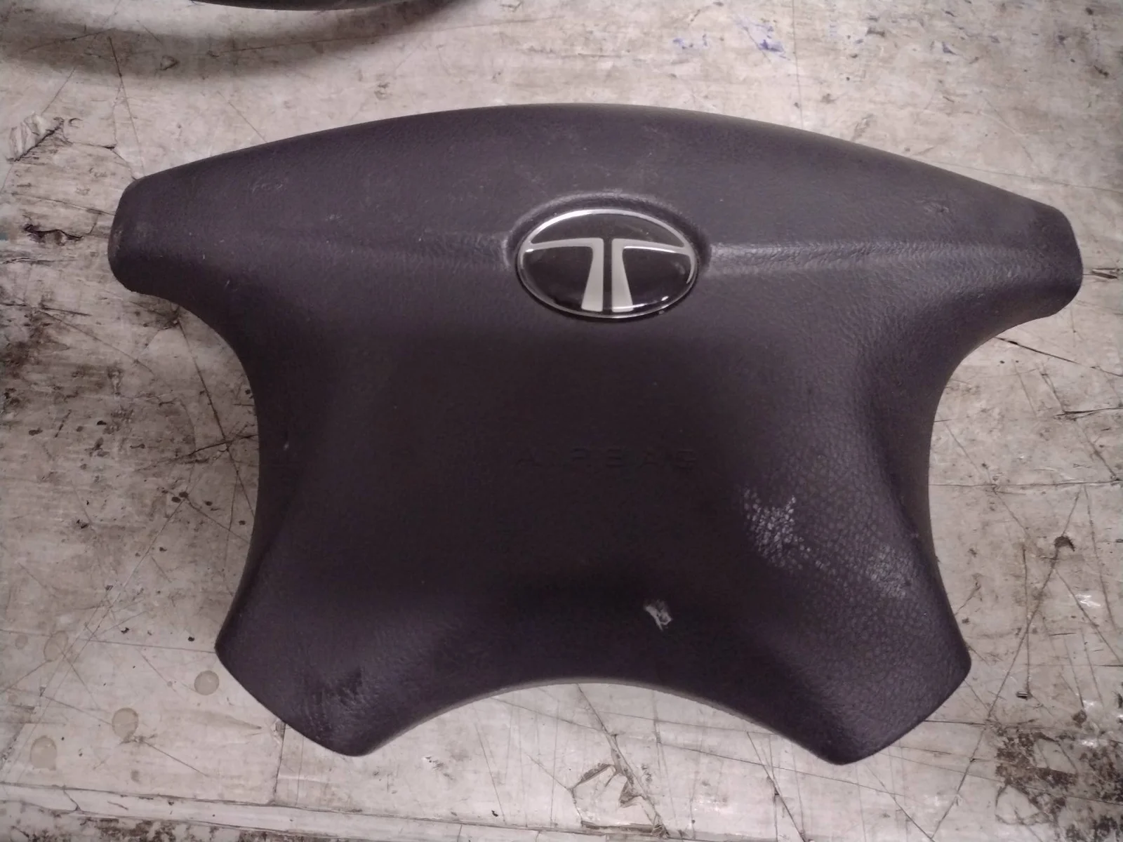 Foto de AIRBAG DELANTERO IZQUIERDO MAZDA 2 BERLINA (DE) 1.3 16V CAT (75 CV / 55 KW) referencia TNR6B1ALC