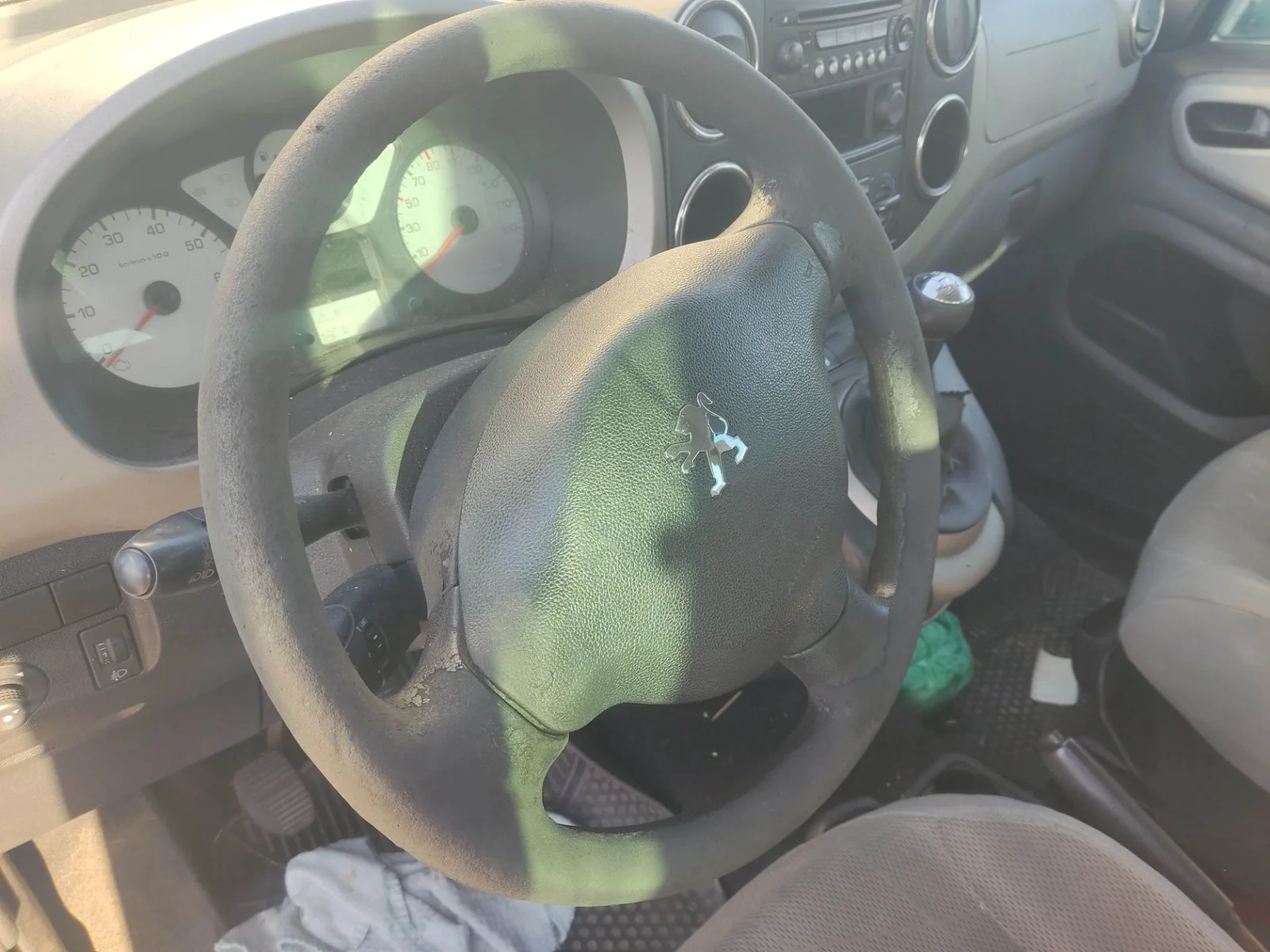 Foto de AIRBAG DELANTERO IZQUIERDO PEUGEOT PARTNER TEPEE 1.6 16V HDi CAT (9HT / DV6BTED4) (75 CV / 55 KW)