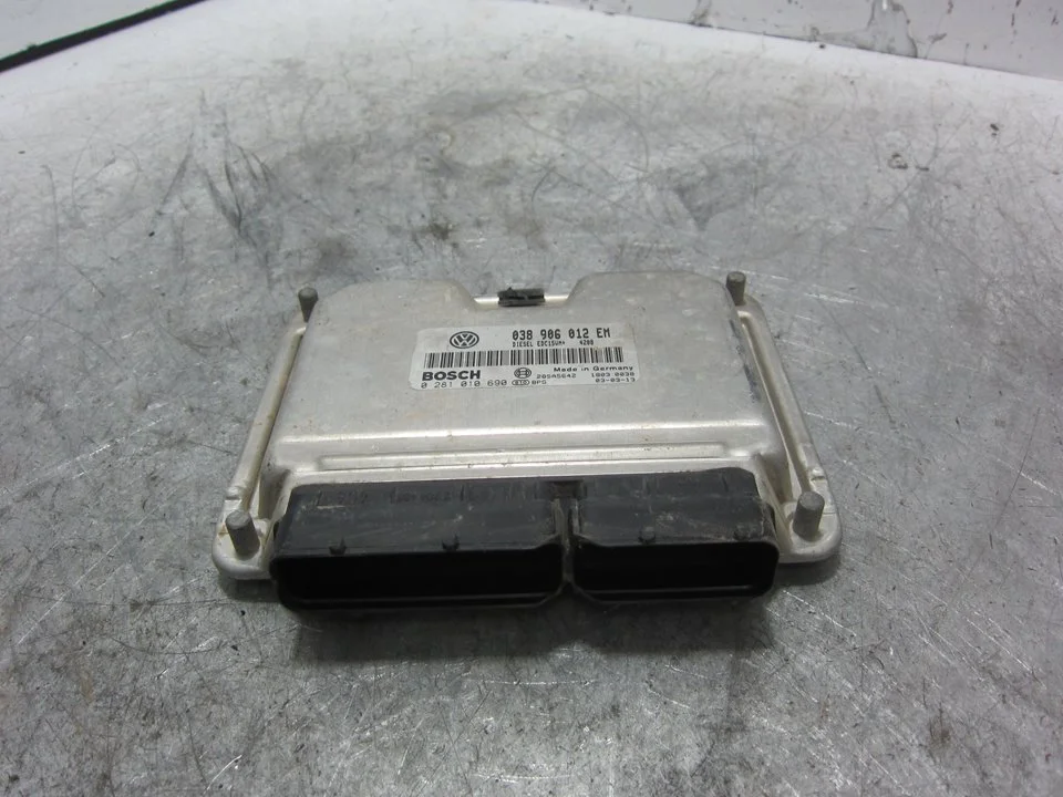 Foto de CENTRALITA MOTOR UCE SEAT IBIZA (6L1) referencia 038906012EM