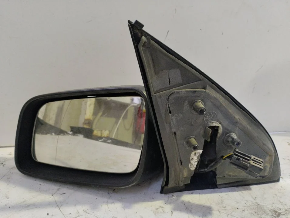 Foto de RETROVISOR IZQUIERDO OPEL ASTRA G BERLINA 1.2 16V CAT (Z 12 XE / LW4) (75 CV / 55 KW) referencia 259149