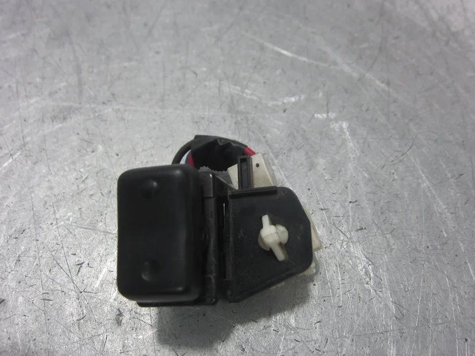 Foto de MANDO ELEVALUNAS DELANTERO IZQUIERDO TOYOTA CELICA (T23) 1.8 16V CAT (143 CV / 105 KW) referencia 8480220390
