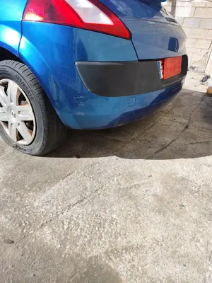 Foto de PARAGOLPES TRASERO RENAULT MEGANE II BERLINA 5P 1.5 dCi Diesel (101 CV / 74 KW)