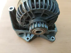 Foto de ALTERNADOR VOLKSWAGEN TOUAREG (7LA) referencia 070903024A foto 2