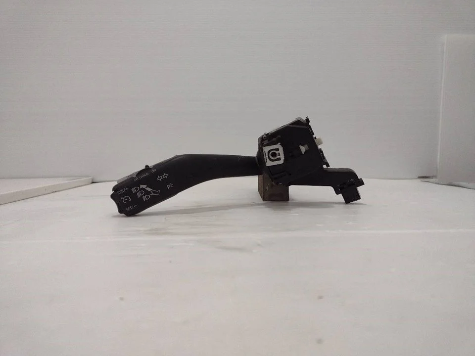 Foto de MANDO INTERMITENTES SEAT LEON (1P1) 2.0 16V T FSI (200 CV / 147 KW) referencia 1K0953513G