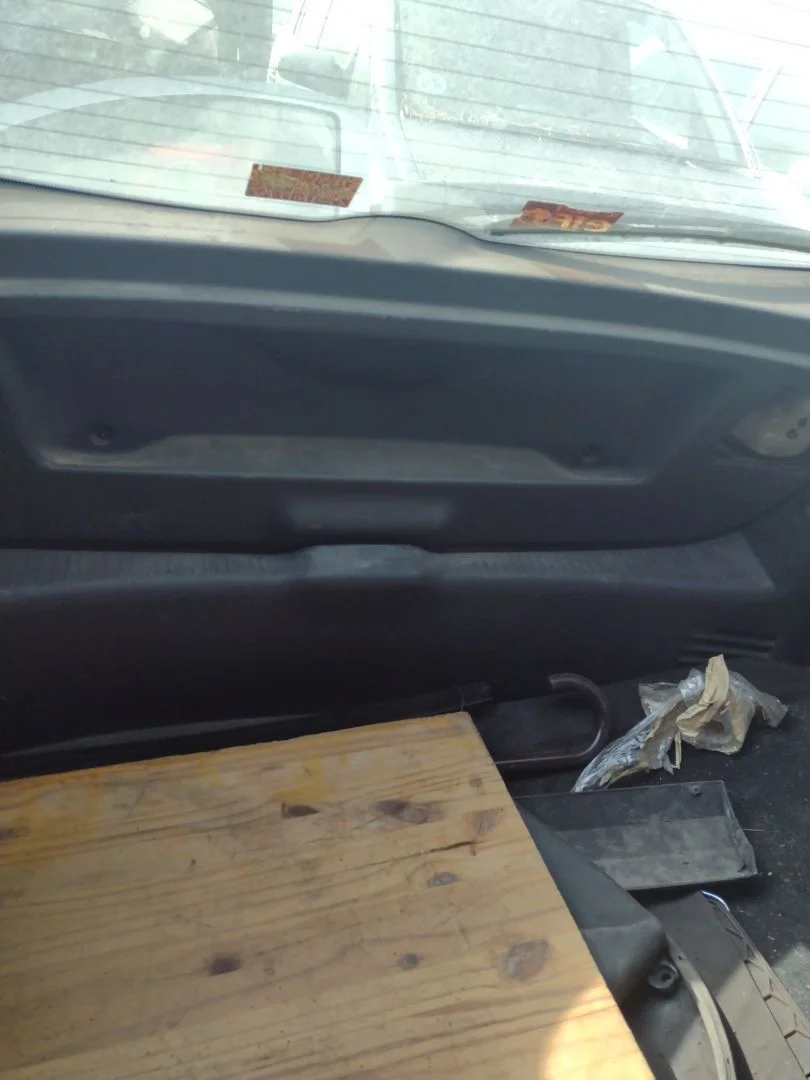 Foto de GUARNECIDO PORTON TRASERO RENAULT MEGANE III BERLINA 5P 1.5 dCi Diesel CAT (86 CV / 63 KW)