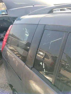 Foto de LUNA CUSTODIA TRASERA DERECHA MAZDA 5 BERLINA (CR)
