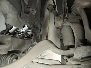 Foto de BRAZO SUSPENSION DELANTERO IZQUIERDO BMW SERIE 5 BERLINA (E39) 3.0 24V Turbodiesel CAT (193 CV / 142 KW)