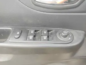 Foto de MANDO ELEVALUNAS DELANTERO IZQUIERDO RENAULT CAPTUR I 1.5 dCi Diesel FAP Energy (90 CV / 66 KW) referencia 45485M