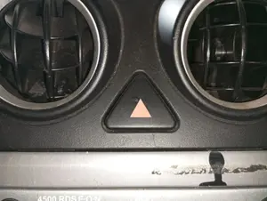 Foto de WARNING FORD FIESTA (CBK) 1.25 16V CAT (69 CV / 51 KW) foto 2