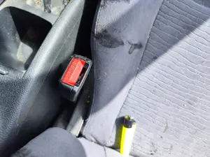 Foto de PRETENSOR AIRBAG DERECHO NISSAN PRIMERA BERLINA (P12) 1.9 16V Turbodiesel CAT (120 CV / 88 KW)