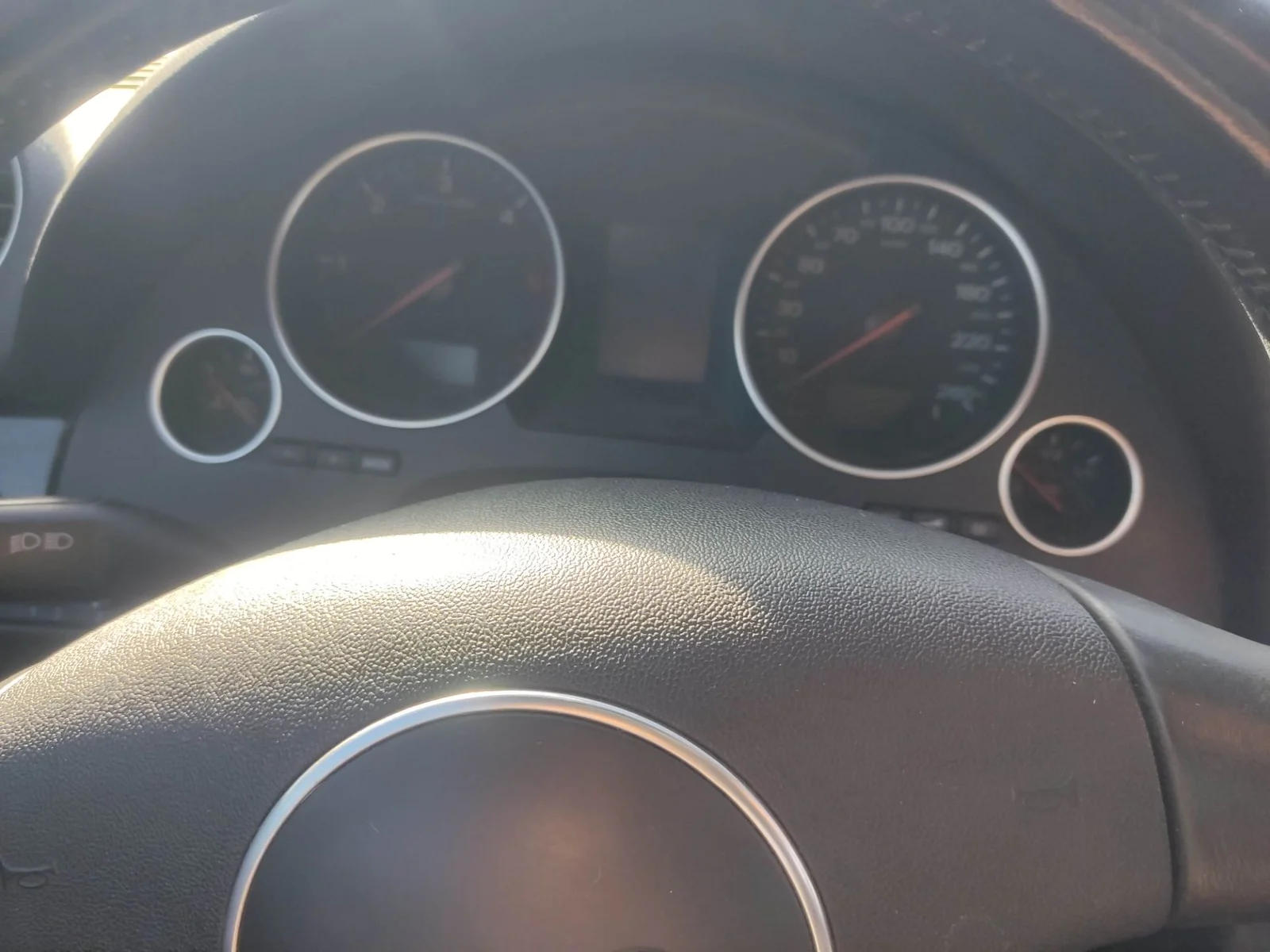 Foto de CUADRO INSTRUMENTOS AUDI A4 CABRIOLET (8H) 2.5 V6 24V TDI (163 CV / 120 KW)