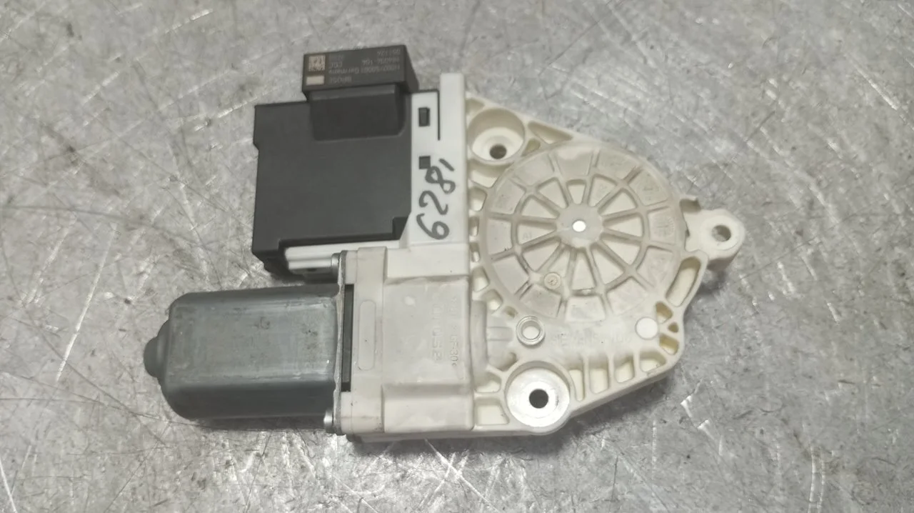 Foto de MOTOR ELEVALUNAS DELANTERO DERECHO SEAT IBIZA (6L1) 1.9 TDI (101 CV / 74 KW) referencia 987085100