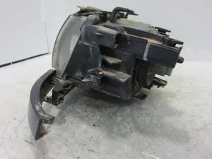 Foto de FARO IZQUIERDO BMW SERIE 3 BERLINA (E46) 2.0 16V Diesel CAT (136 CV / 100 KW) referencia 0301089205 foto 8