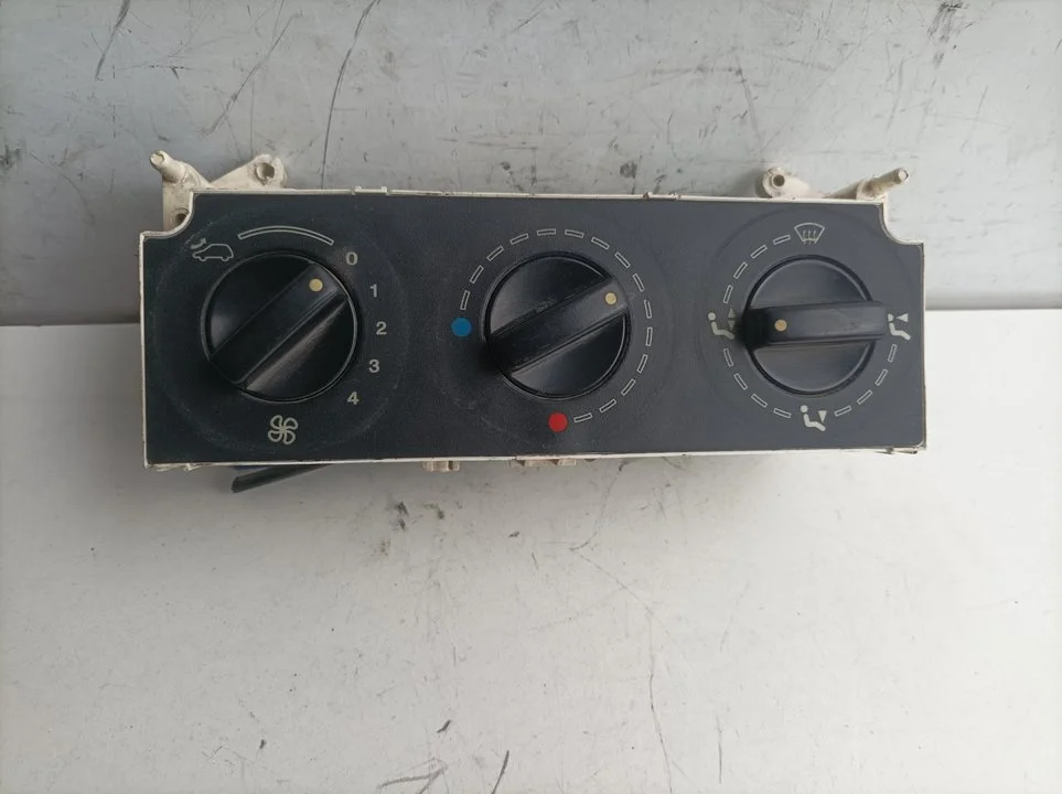 Foto de MANDO CALEFACCION / AIRE ACONDICIONADO PEUGEOT PARTNER (S1)(07.1996) 1.9 Diesel (69 CV / 51 KW) referencia 654985L