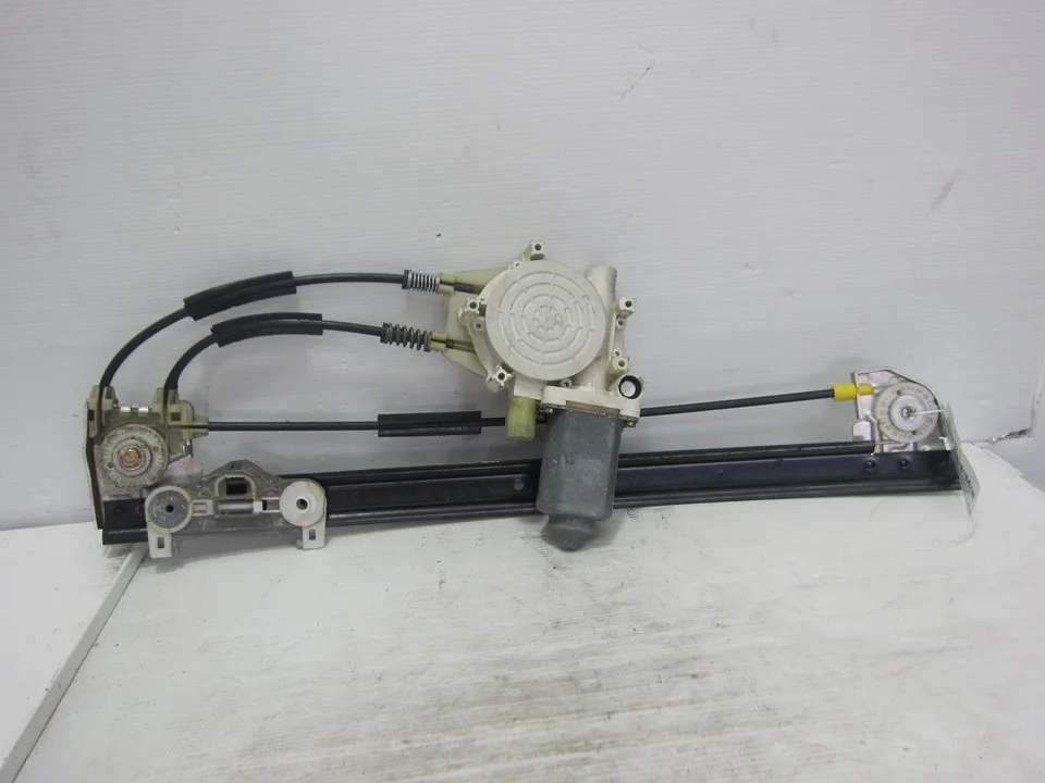 Foto de ELEVALUNAS TRASERO IZQUIERDO BMW SERIE 5 BERLINA (E39) 2.8 24V CAT (193 CV / 142 KW) referencia E007006001