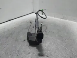 Foto de CERRADURA PUERTA DELANTERA DERECHA TOYOTA COROLLA (E12) 1.6 16V (110 CV / 81 KW) referencia 6931002091 foto 2