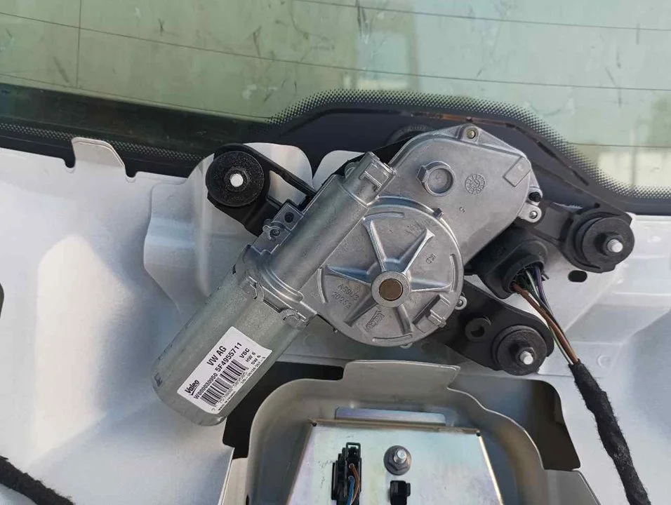Foto de MOTOR LIMPIA TRASERO SEAT LEON (5F1) 1.6 TDI (105 CV / 77 KW) referencia 5F4955711