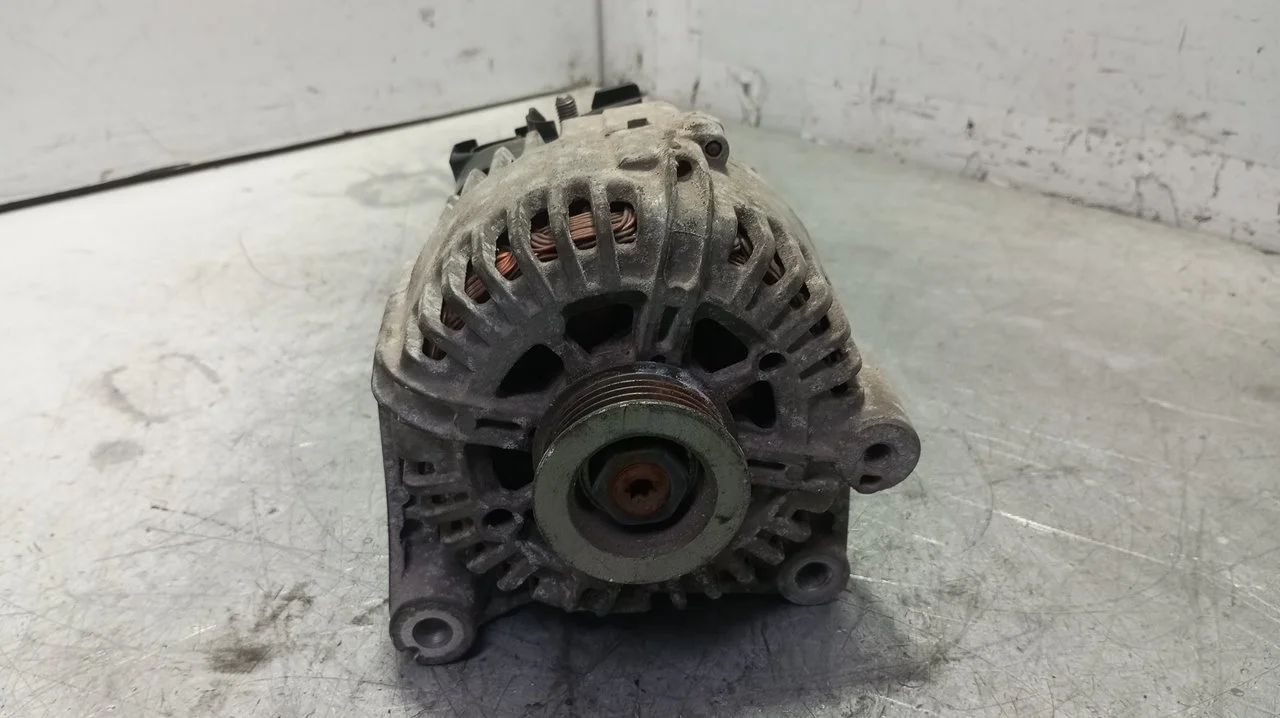 Foto de ALTERNADOR TOYOTA VERSO (AUR2/ZGR2) 1.6 D-4D CAT (112 CV / 82 KW) referencia 8574045