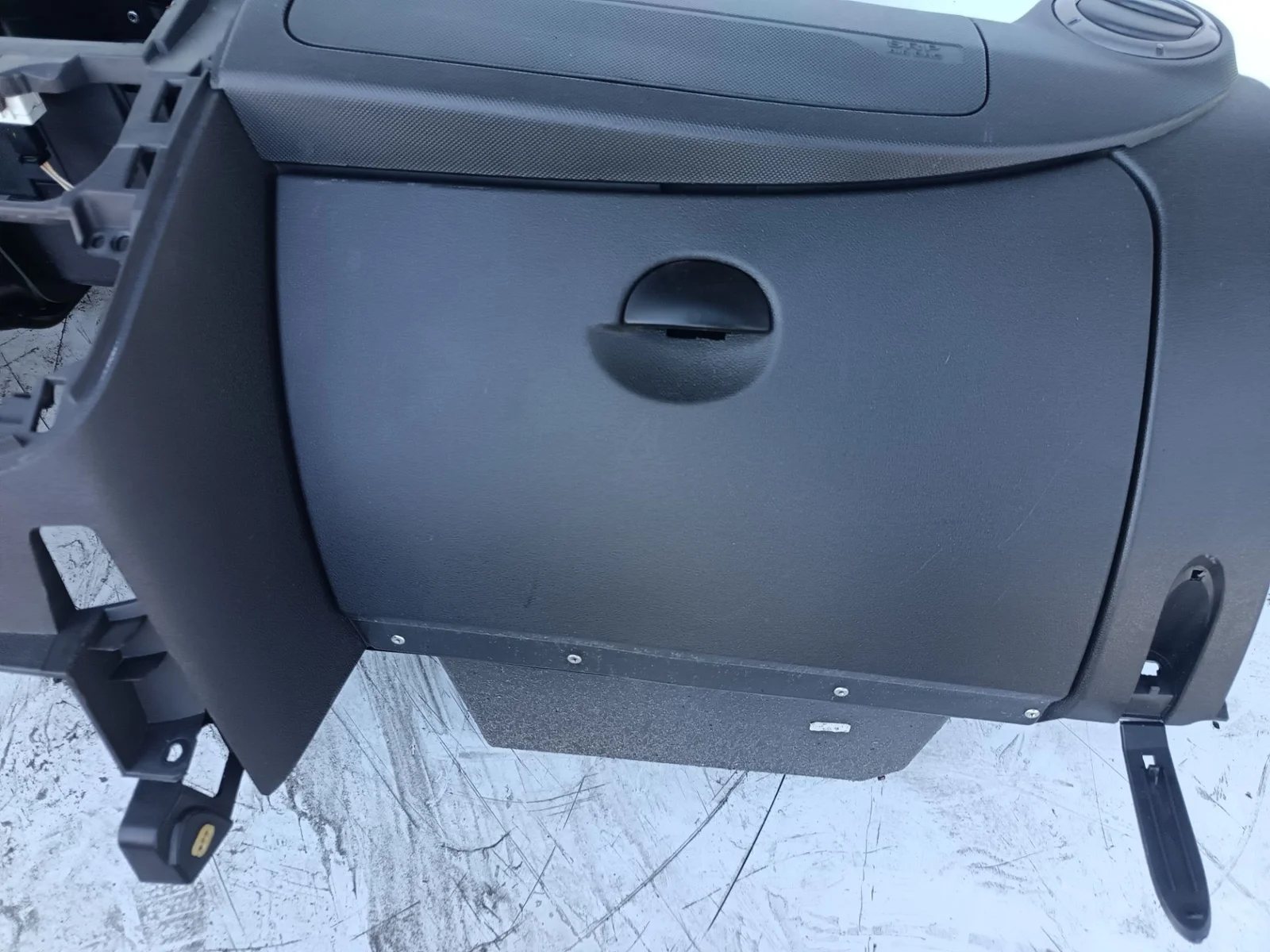 Foto de GUANTERA DACIA DUSTER I 1.5 dCi Diesel CAT (86 CV / 63 KW)
