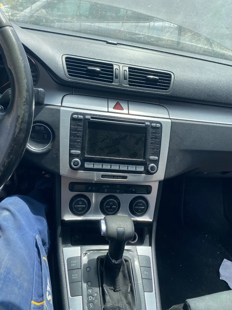 Foto de CONSOLA CENTRAL VOLKSWAGEN PASSAT VARIANT (3C5) 2.0 TDI DPF (170 CV / 125 KW)