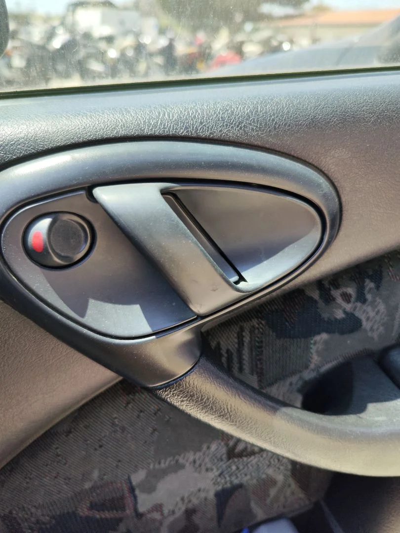 Foto de MANETA INTERIOR DELANTERA DERECHA CITROEN XSARA COUPE referencia 9143A2