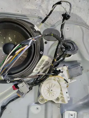 Foto de ELEVALUNAS DELANTERO DERECHO FORD FOCUS BERLINA (CAP) 4M5G6007XD referencia 4M51A203A28BG foto 5