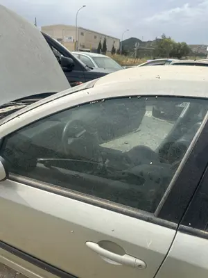 Foto de LUNA DELANTERA IZQUIERDA RENAULT LAGUNA II (BG0) 2.0  (135 CV / 99 KW) referencia 8200000386