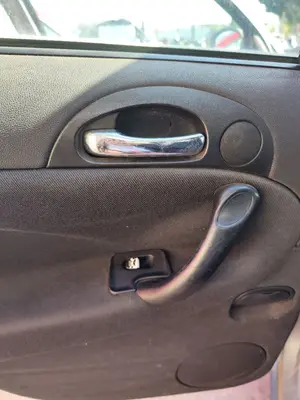 Foto de MANETA INTERIOR TRASERA IZQUIERDA ALFA ROMEO 147 (190) 1.9 JTD CAT (110 CV / 81 KW)