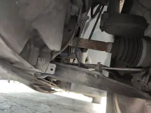 Foto de BRAZO SUSPENSION DELANTERO DERECHO RENAULT MEGANE II COUPE/CABRIO 1.5 dCi Diesel (106 CV / 78 KW)