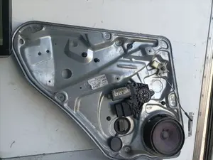Foto de ELEVALUNAS TRASERO IZQUIERDO VOLKSWAGEN PASSAT VARIANT (3B6) 1.9 TDI (131 CV / 96 KW) referencia 3B9839751