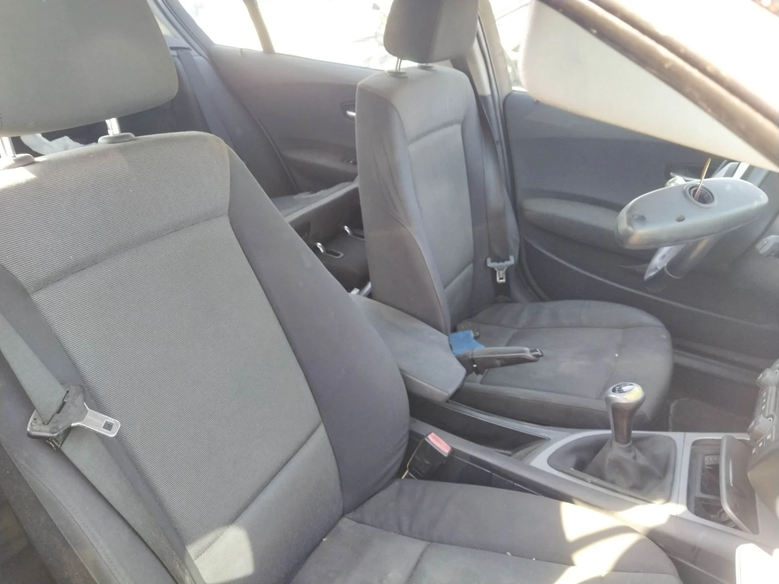 Foto de ASIDERO TECHO TRASERO DERECHO BMW SERIE 1 BERLINA (E81/E87) 2.0 16V Diesel CAT (122 CV / 90 KW) referencia 51167312182