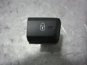 Foto de INTERRUPTOR PEUGEOT 208 referencia 96750883ZD